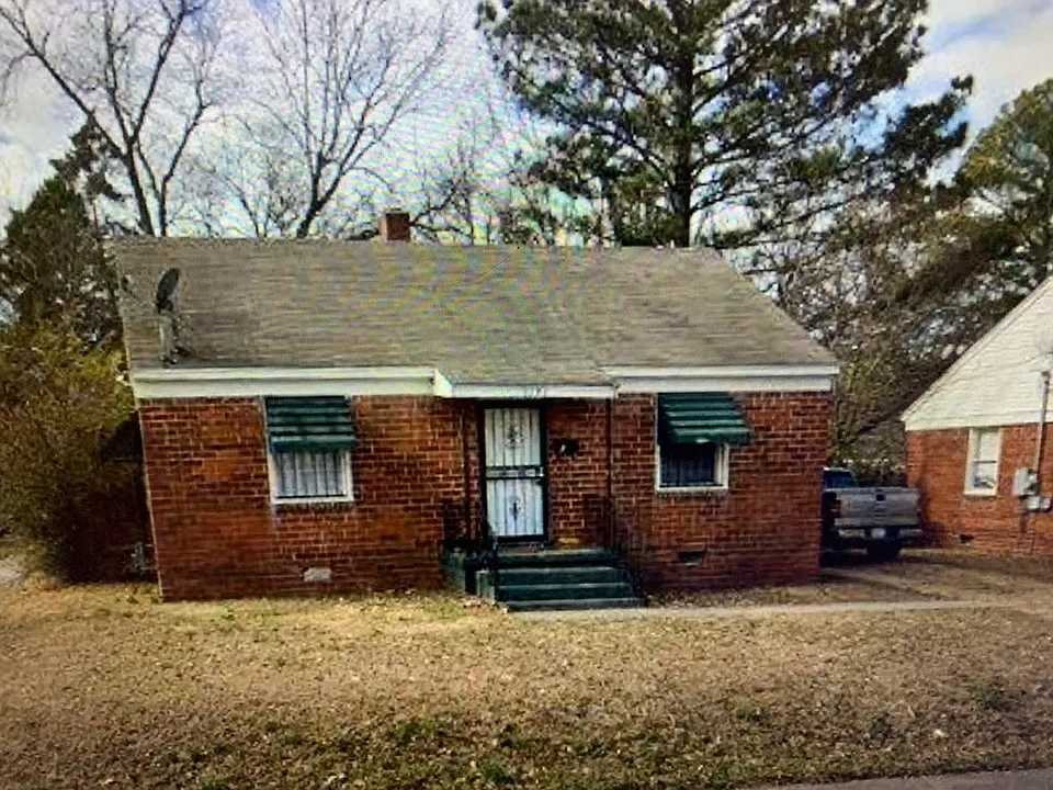 1191 N Graham St