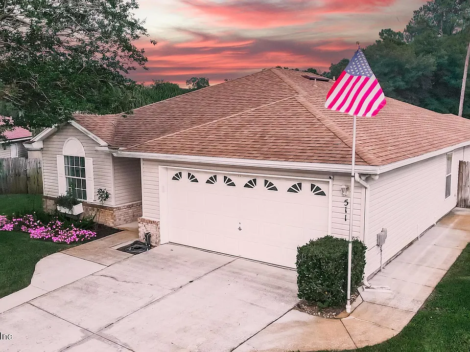 511 Chancellor Dr E