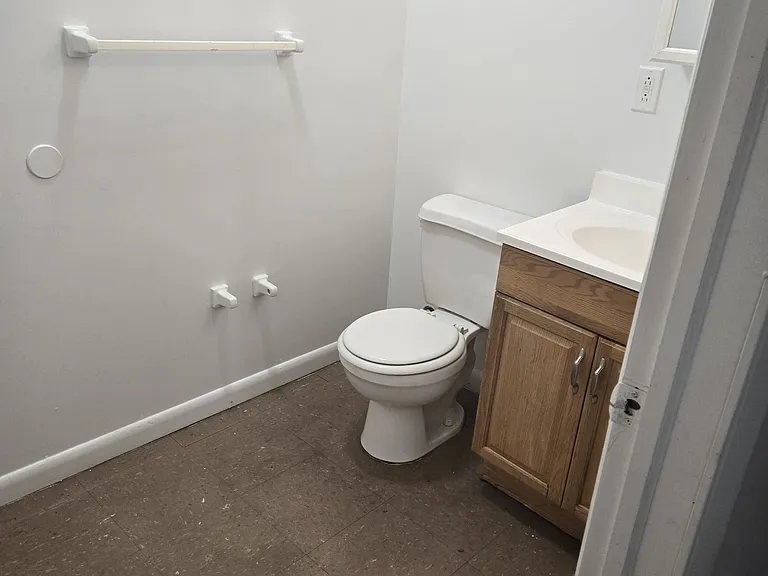3609 N 21st St — Photo 11