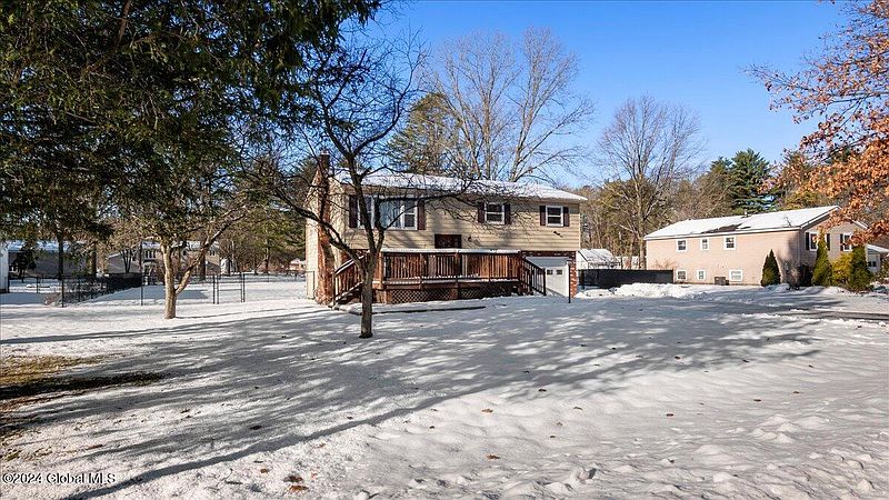 3rd image of 16 Carr Road