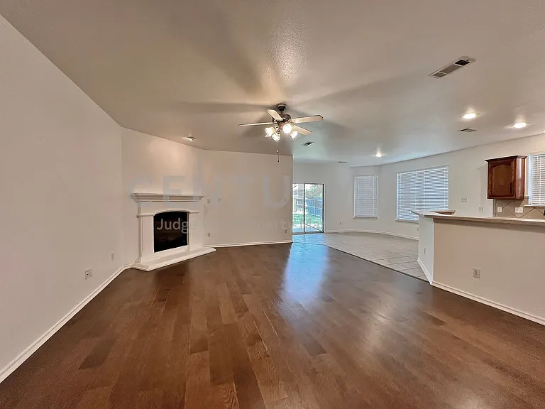 8000 Ranchvale Ln — Photo 4