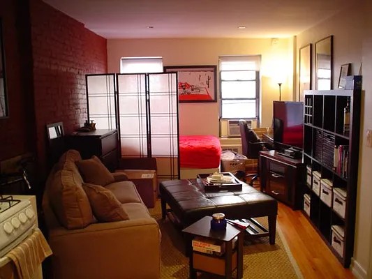 Rented by Chartwell Manhattan Realty | media 34