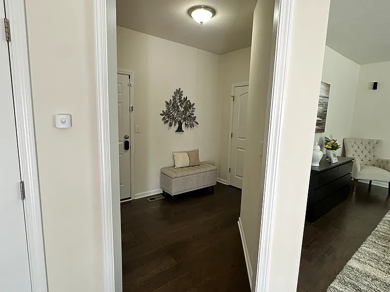 716 Yorkshire Dr — Photo 15