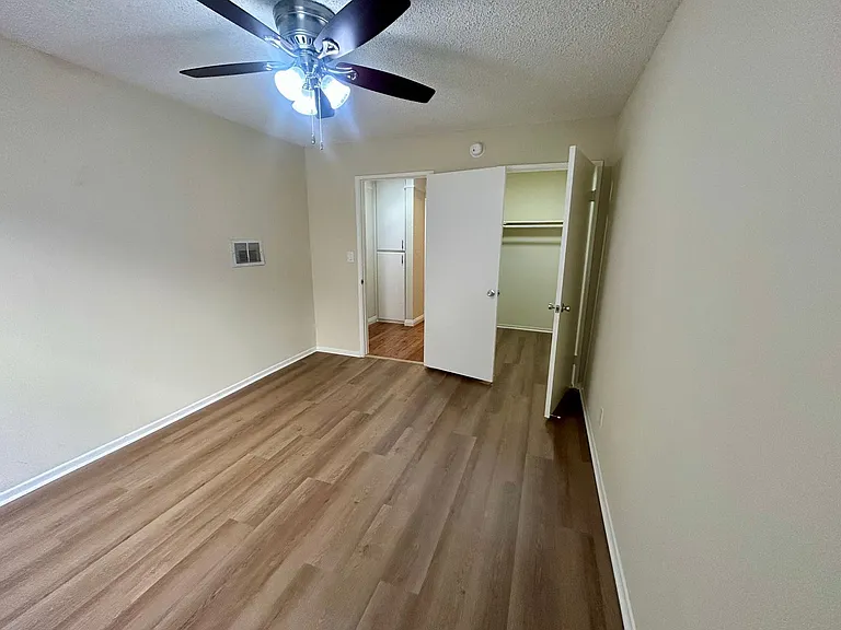 Northridge Place Apartments — Photo 11