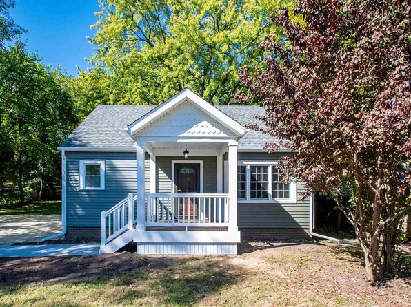 7313 N Galena Rd, Peoria, IL 61615