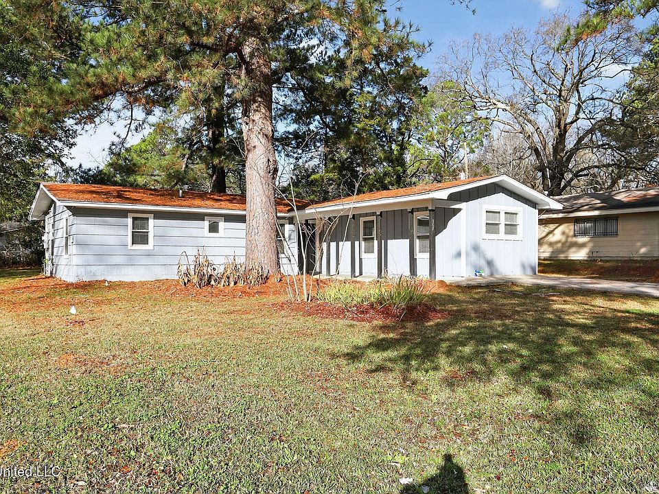 1st image of 367 Queen Julianna Ln