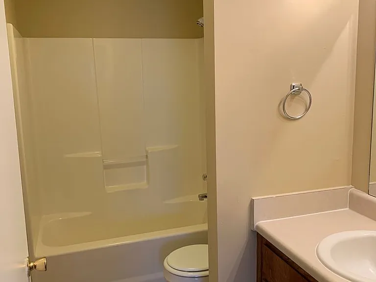427 Alma Ln — Photo 6