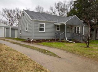 1402 W Edgemoor Dr, El Dorado, KS 67042