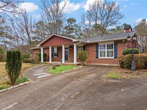 25 River Valley Dr, Carrollton, GA 30117