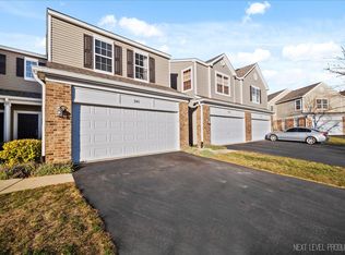 541 Springbrook Trl N, Oswego, IL 60543