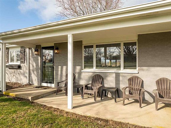 3rd image of 3120 S Centerville Rd