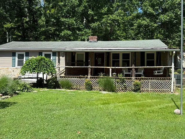 3 bed, 1705 sqft, $2,200 — Photo 1