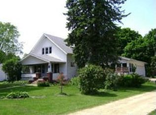 206 W Avon St, Forreston, IL 61030