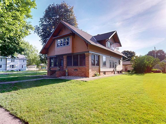 2nd image of 215 Davenport