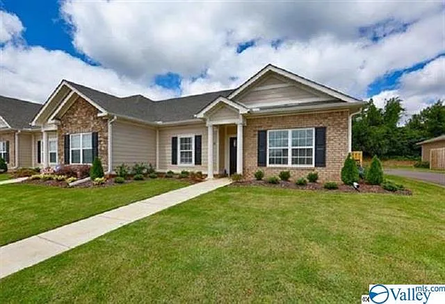 110 Moore Farm Cir NW — Photo 1