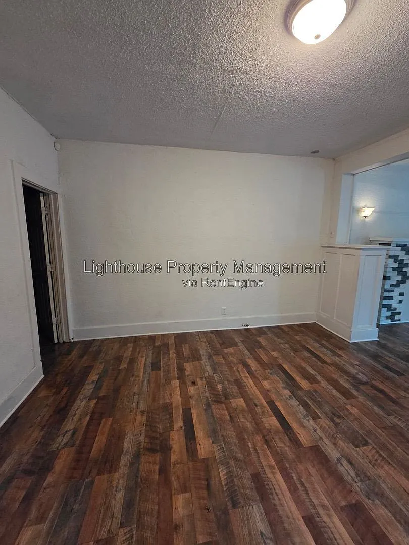 1 bed, 1.0 bath, $925 — Photo 4