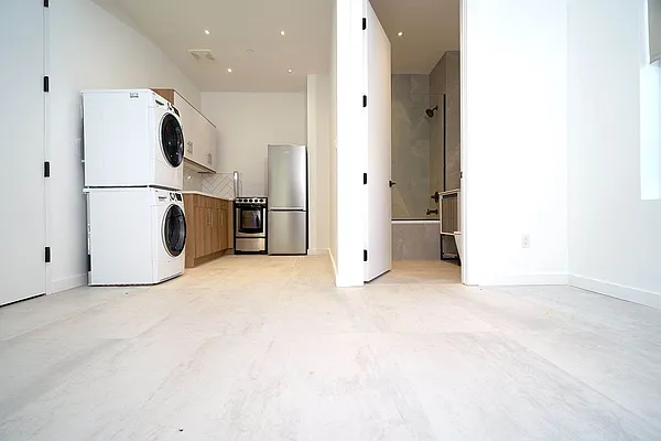 Rented by ERNY LLC | media 3