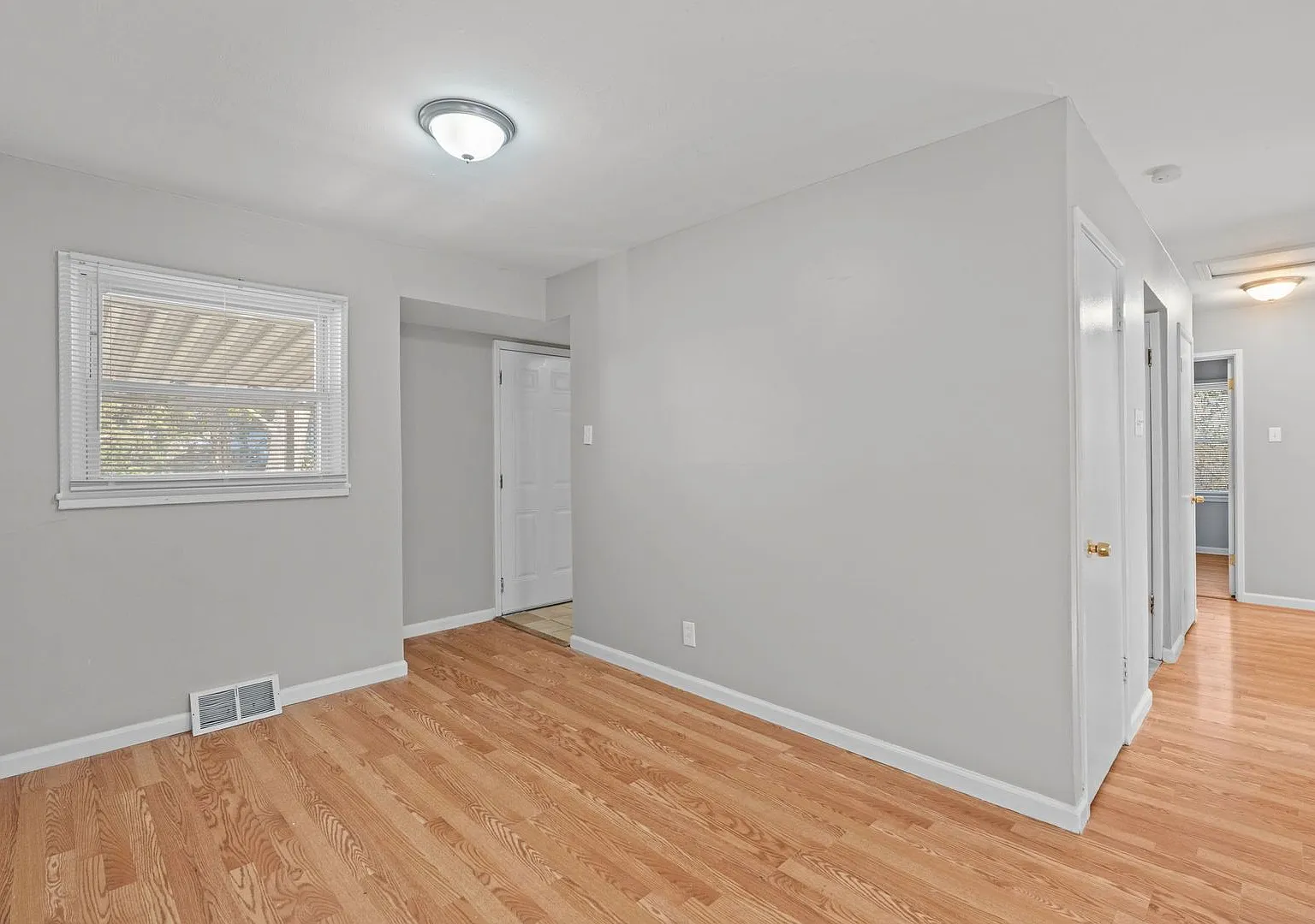 3-Bedroom Home with Large Backyard Section 8 Welcome! — Photo 4
