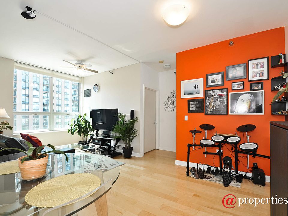 Living Room/Dining Room
