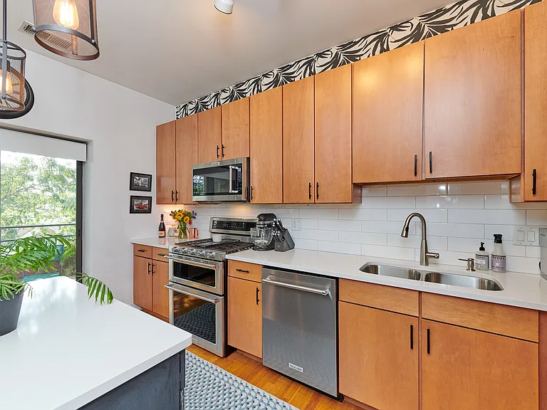 843 N Washtenaw Ave #3 — Photo 8