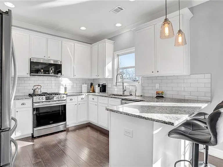 1395 Marion St SE — Photo 11