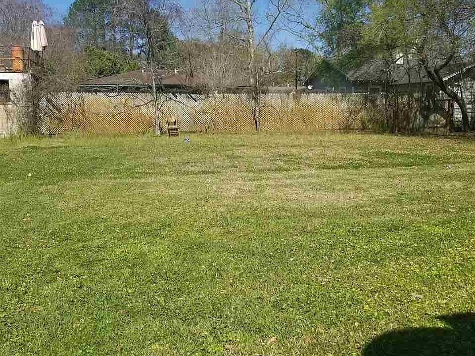 2nd image of 3657 Byron St