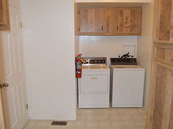 4th image of 716 Mill Stream Dr