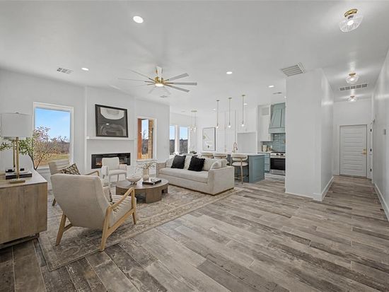 2437 Canyon Cir, Blanchard, OK 73010