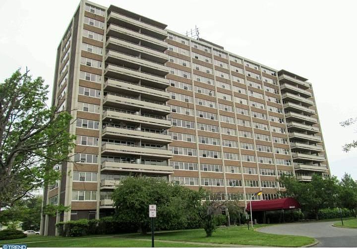1st image of 301 Barclay Towers