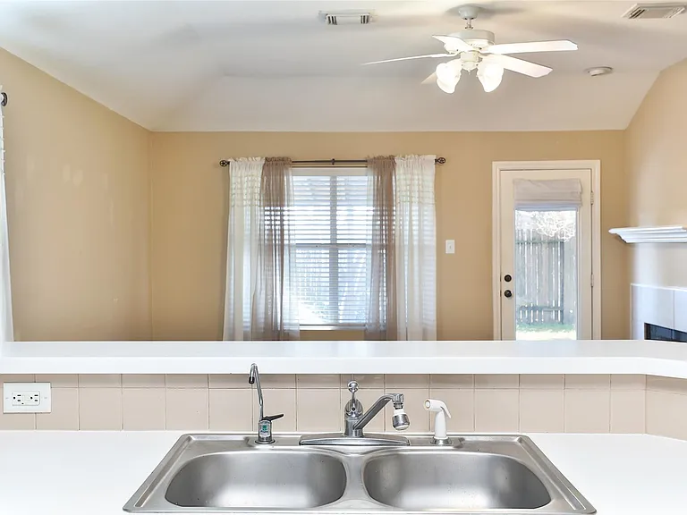 19627 Beachy Ct — Photo 10