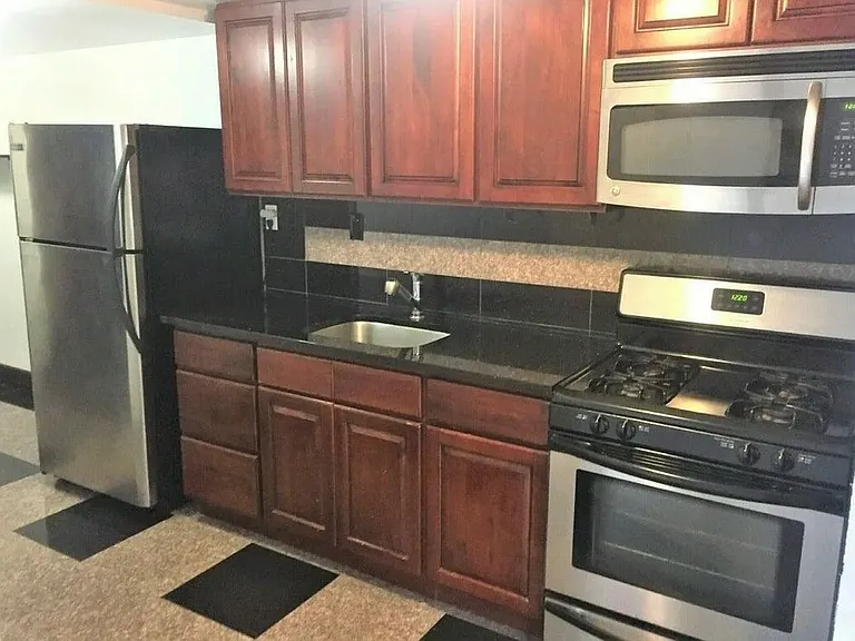 25-40 35th St #B1 — Photo 3