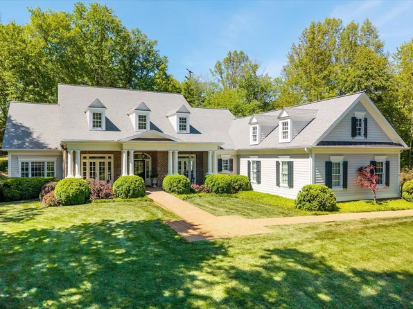 2946 Daventry Ln, Charlottesville, VA 22901