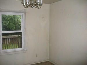 5th image of 1051 Hunt Ave NW