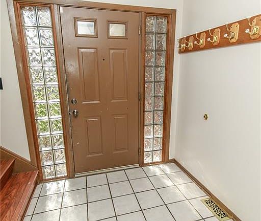 3rd image of 14980 Indian Creek Dr