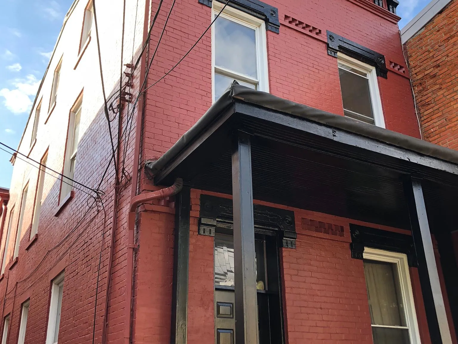 273 Emming St — Photo 1