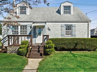 3683 Mallard Rd, Levittown, NY 11756