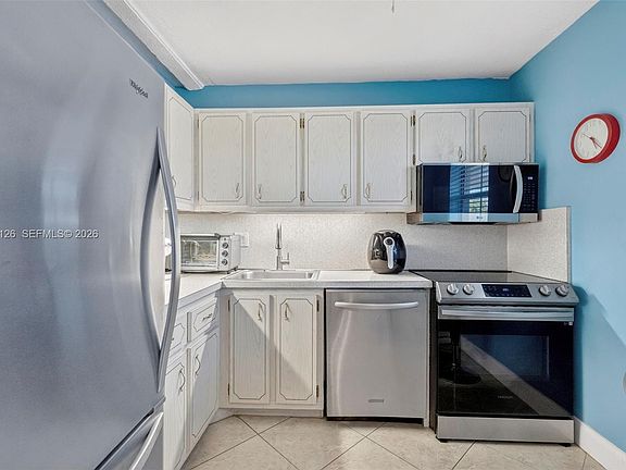 3rd image of 2901 NW 46th Ave APT 306