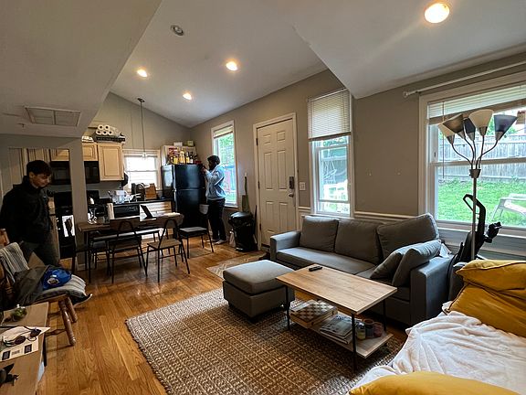 3rd image of 89 Spring St #1