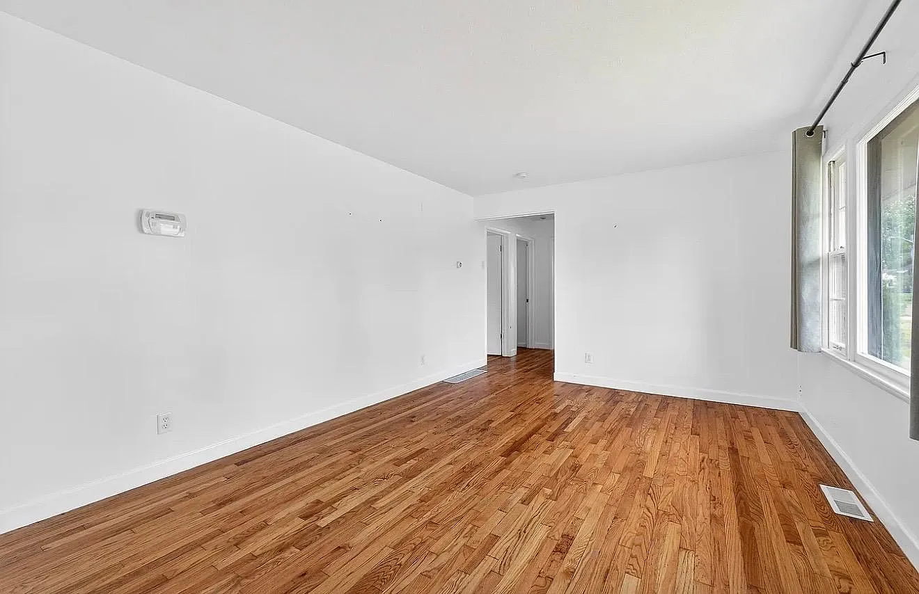 3 bed, 1000 sqft, $1,750 — Photo 2