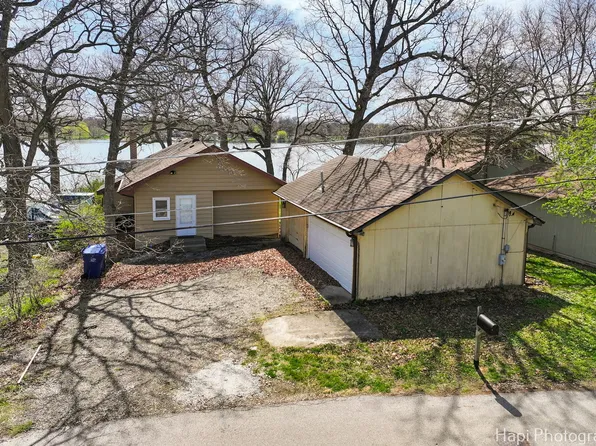 33566 N Lake Shore Dr, Grayslake, IL 60030