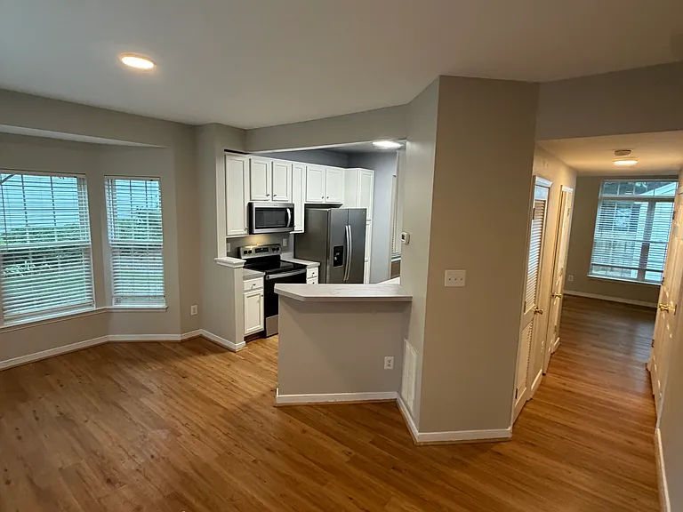 8635 Millstream Dr — Photo 2
