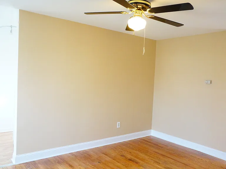 8400 Greenwood Ave — Photo 41