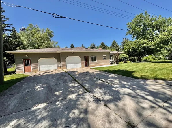 300 E Lyon St, Minneota, MN 56264