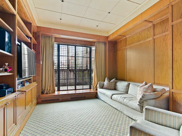 333 East 68th Street image 12 of 20