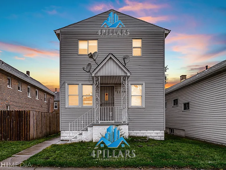 1120 W 150th St #2R — Photo 1