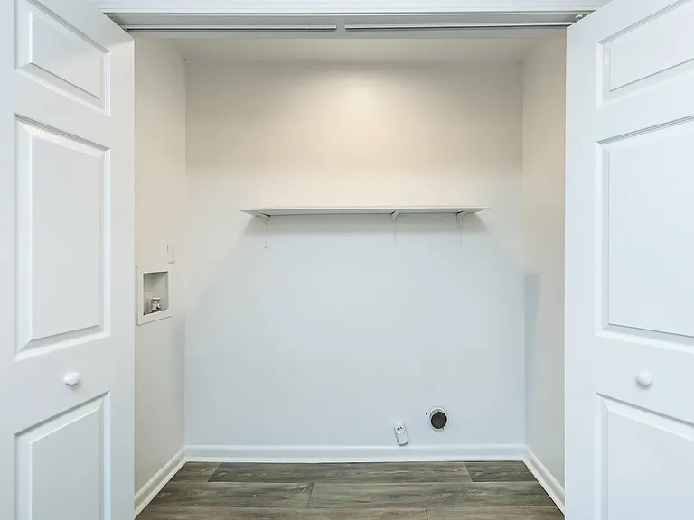 Chase Cove Apartments — Photo 80
