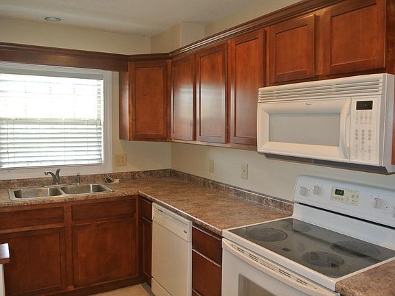 3rd image of 6527 SW Deane Hill Dr #36