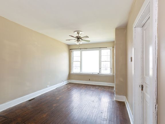 3rd image of 8036 S South Shore Dr