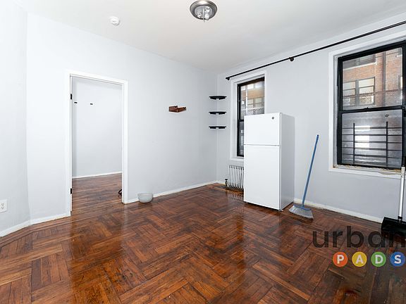 3rd image of 1904 Nostrand Ave #2R