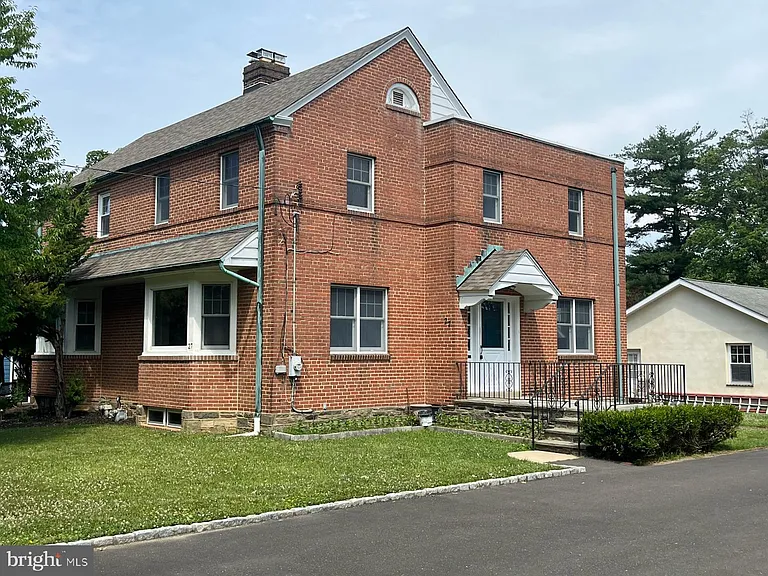 27 Bysher Ave — Photo 1